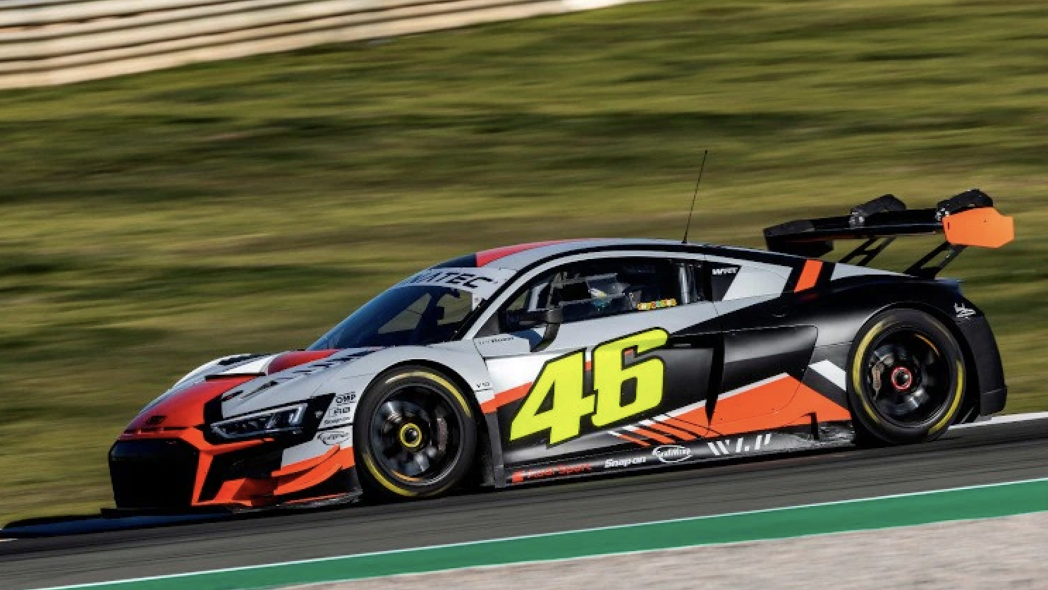 Valentino Rossi drives an Audi R8 LMS [credit: Auto Hebdo]